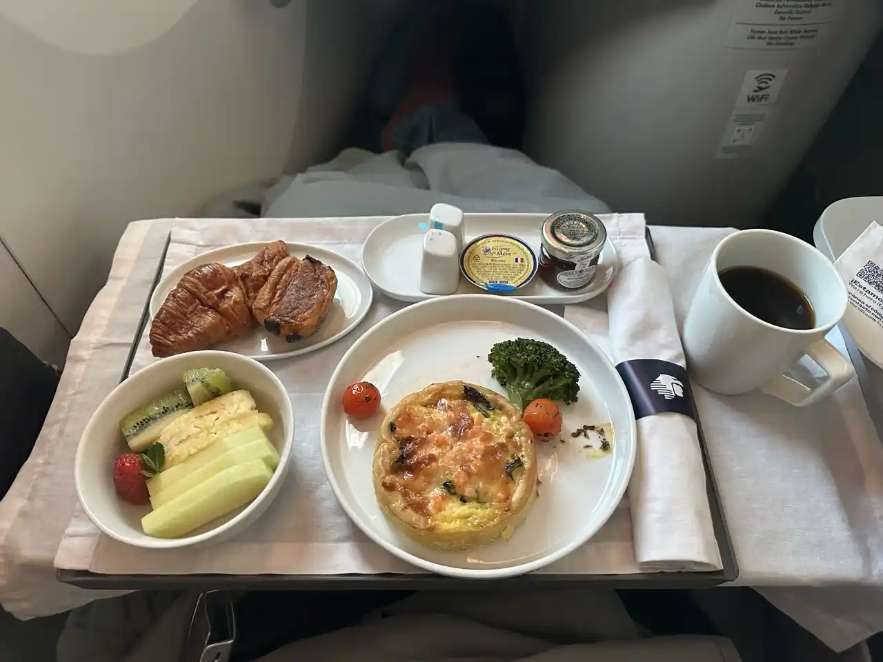 Aeromexico 787-8 Business Class from Seoul to Mexico City: Breakfast