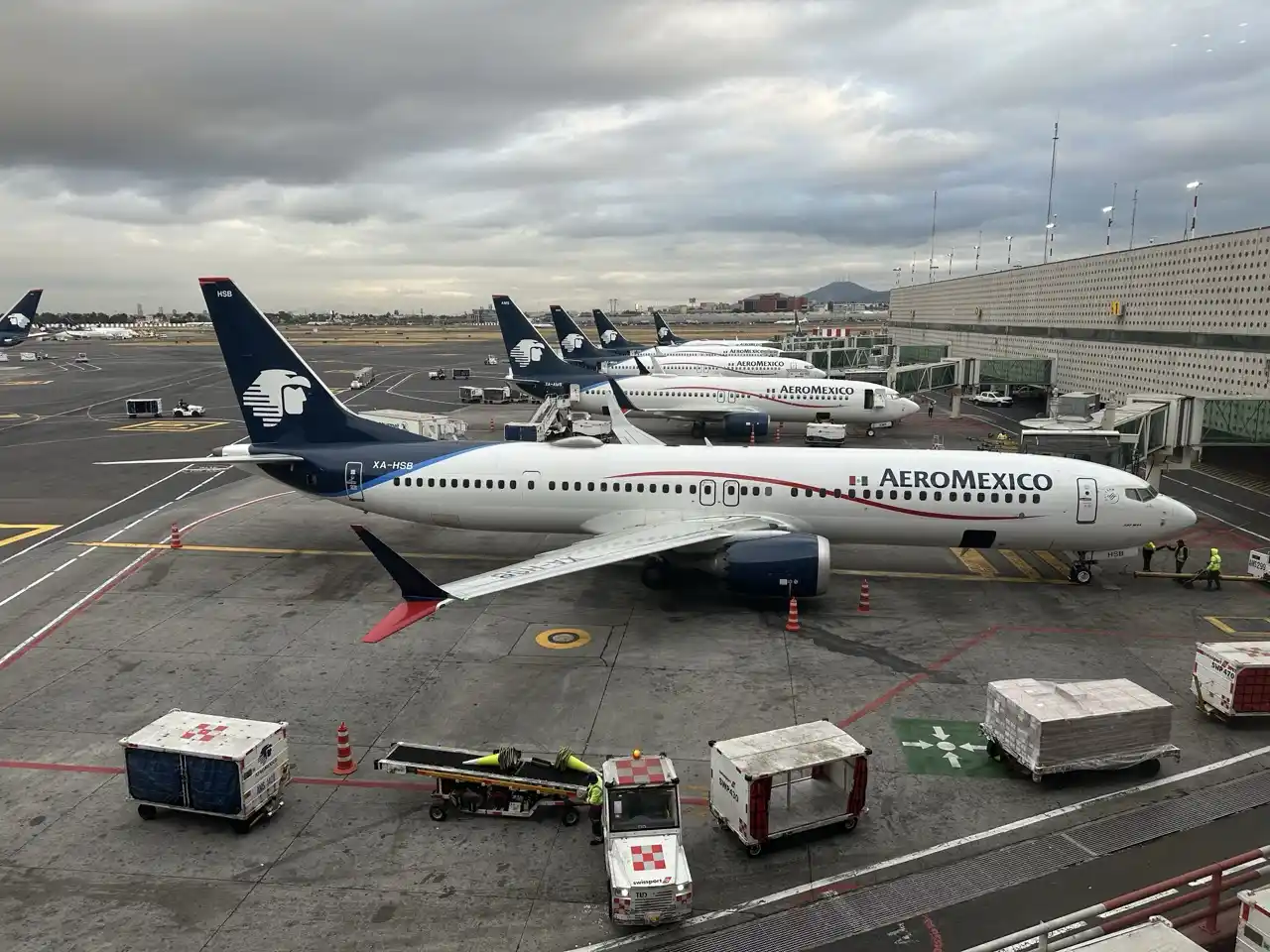 Aeromexico 787-9 Business Class from Mexico to Buenos Aires: Terminal