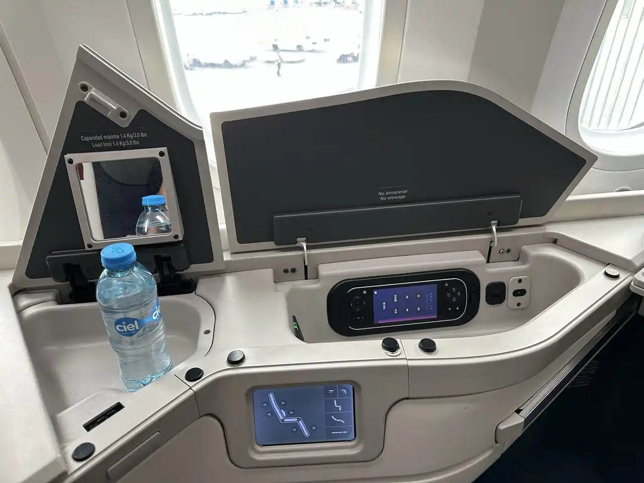 Aeromexico 787-9 Business Class Armrest and Storage(Premier One)