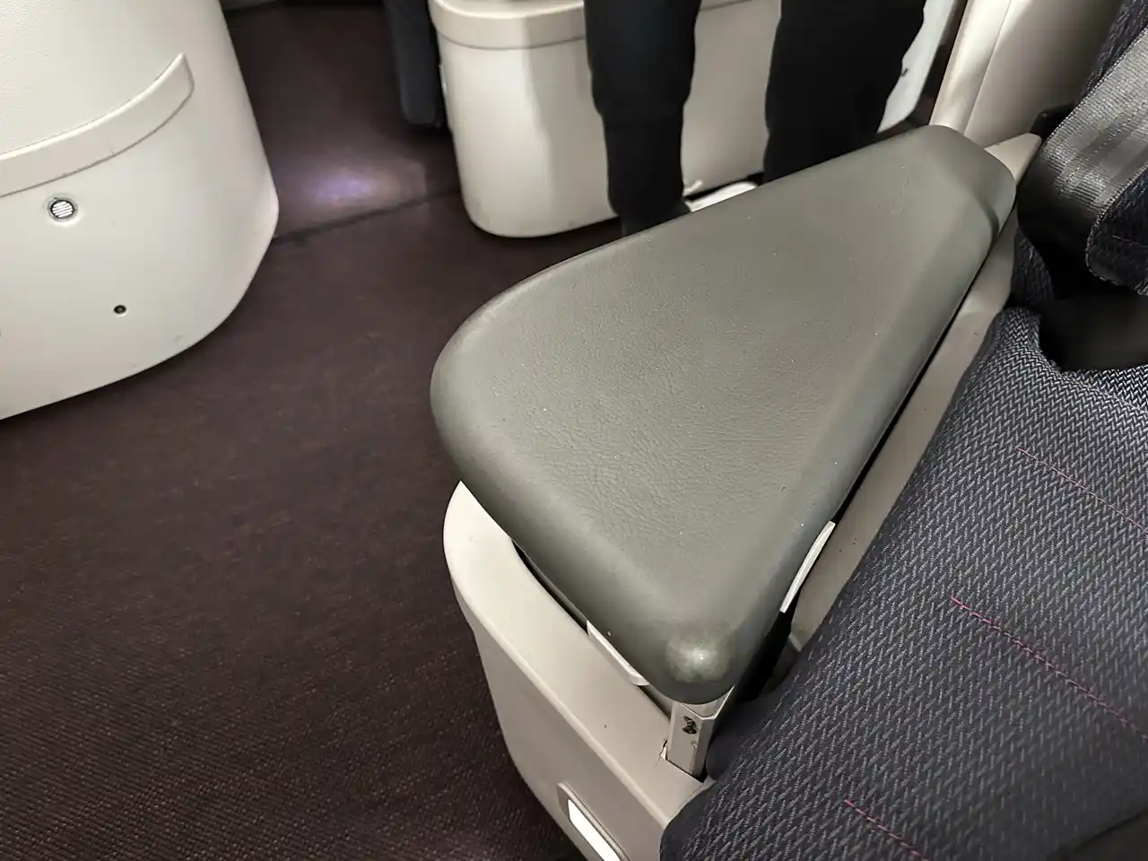 Aeromexico 787-9 Business Class Armrest