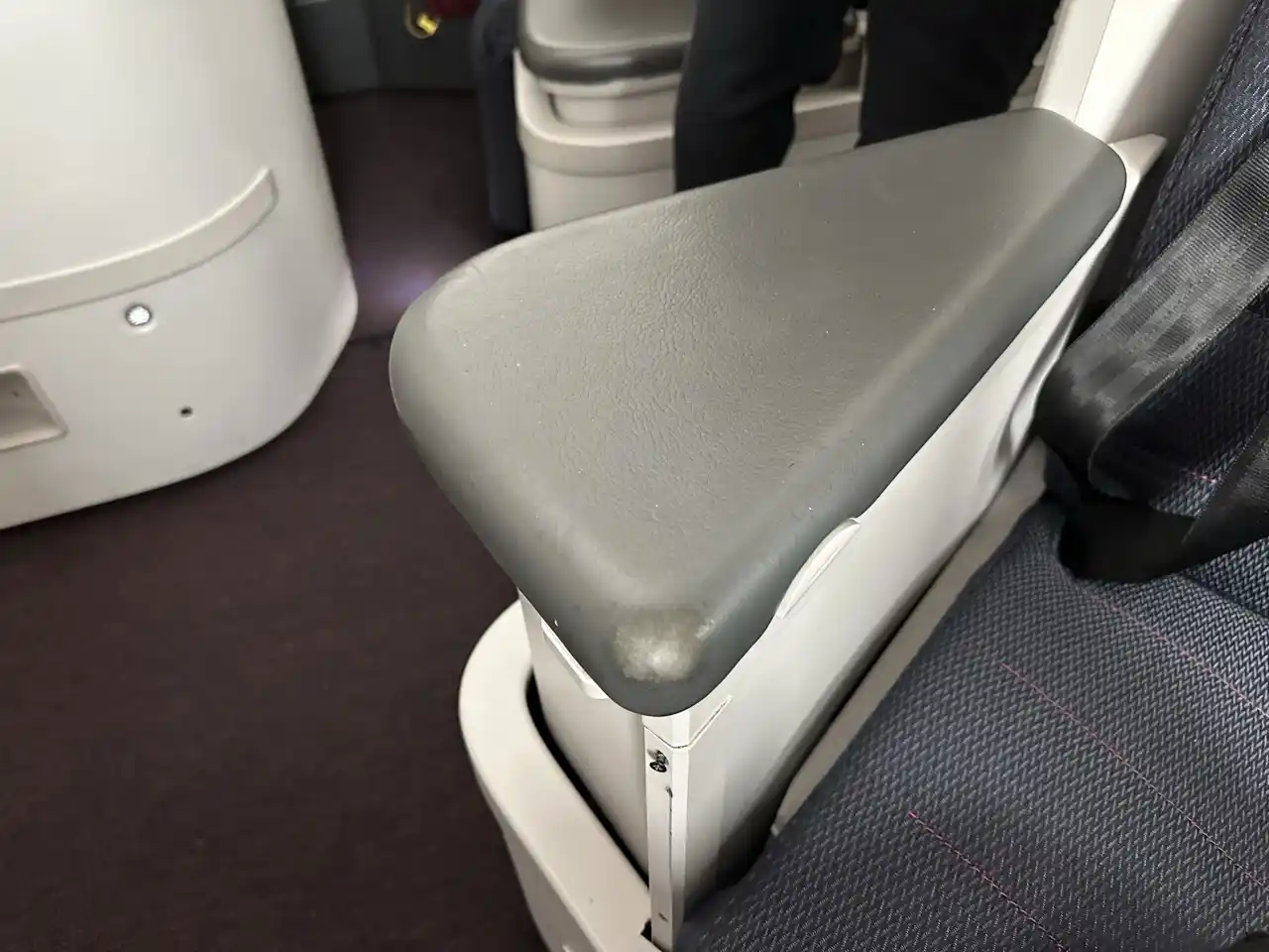 Aeromexico 787-9 Business Class Armrest