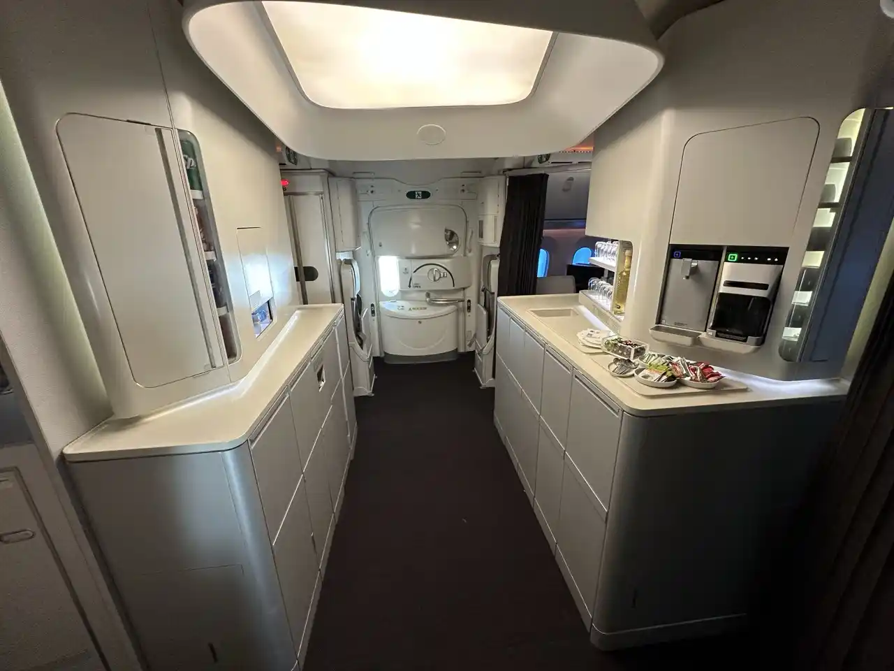 Aeromexico 787-9 Business Class (Premier One) Sky Bar