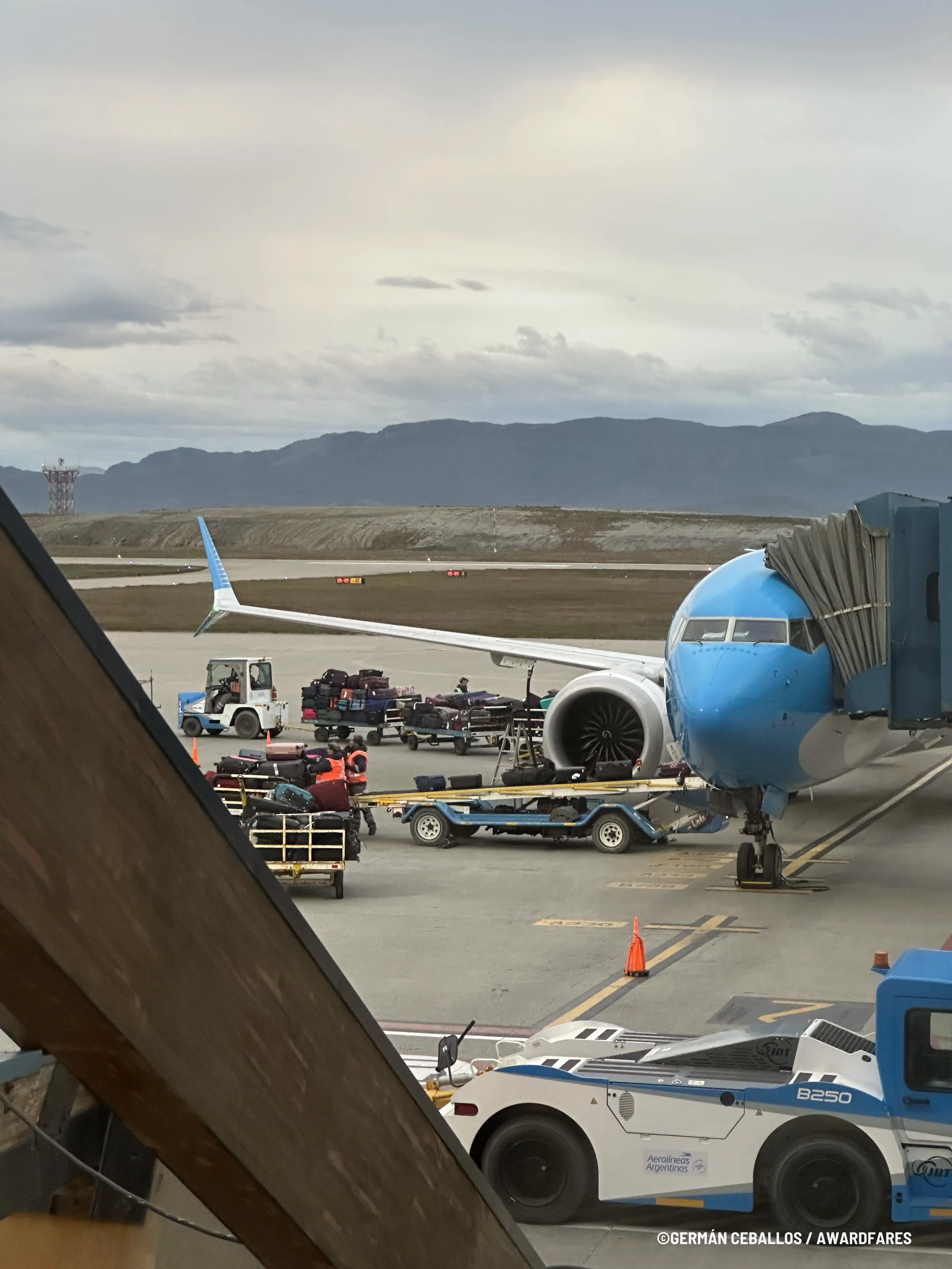 Aerolíneas Argentinas 737 MAX 8 Economy Class from Buenos Aires to Ushuaia (2025)