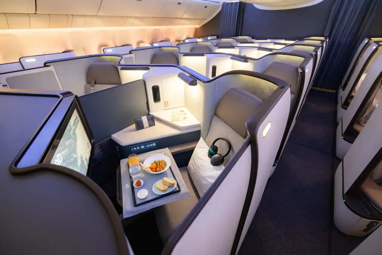 Find award seats on the new Cathay Pacific Aria Suites Business Class concept, from Hong Kong to Beijing.