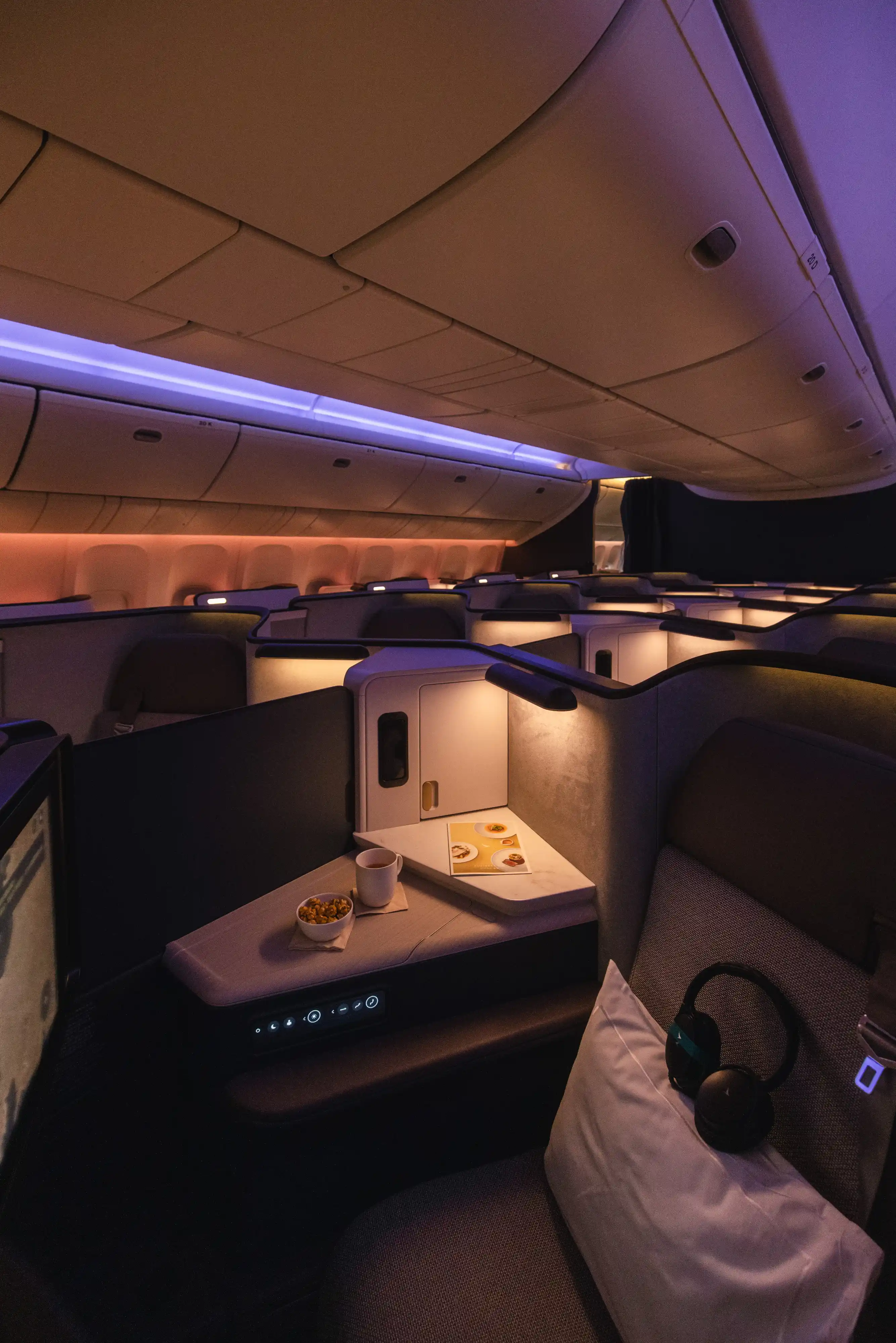 Find award seats on the new Cathay Pacific Aria Suites Business Class concept, from Hong Kong to Beijing.