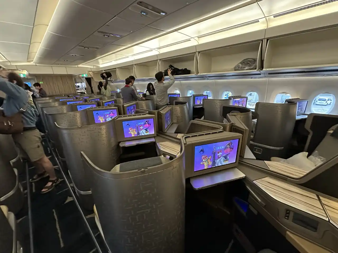 China Airlines A350-900 Business Class Review from Amsterdam to Taipei