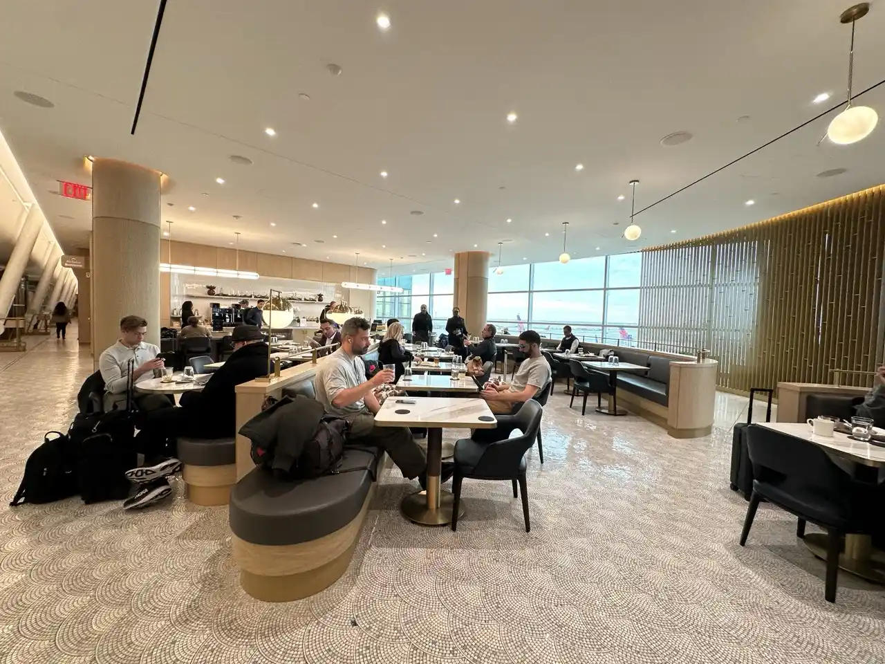 Delta One Lounge JFK: Food Market (Buffet)