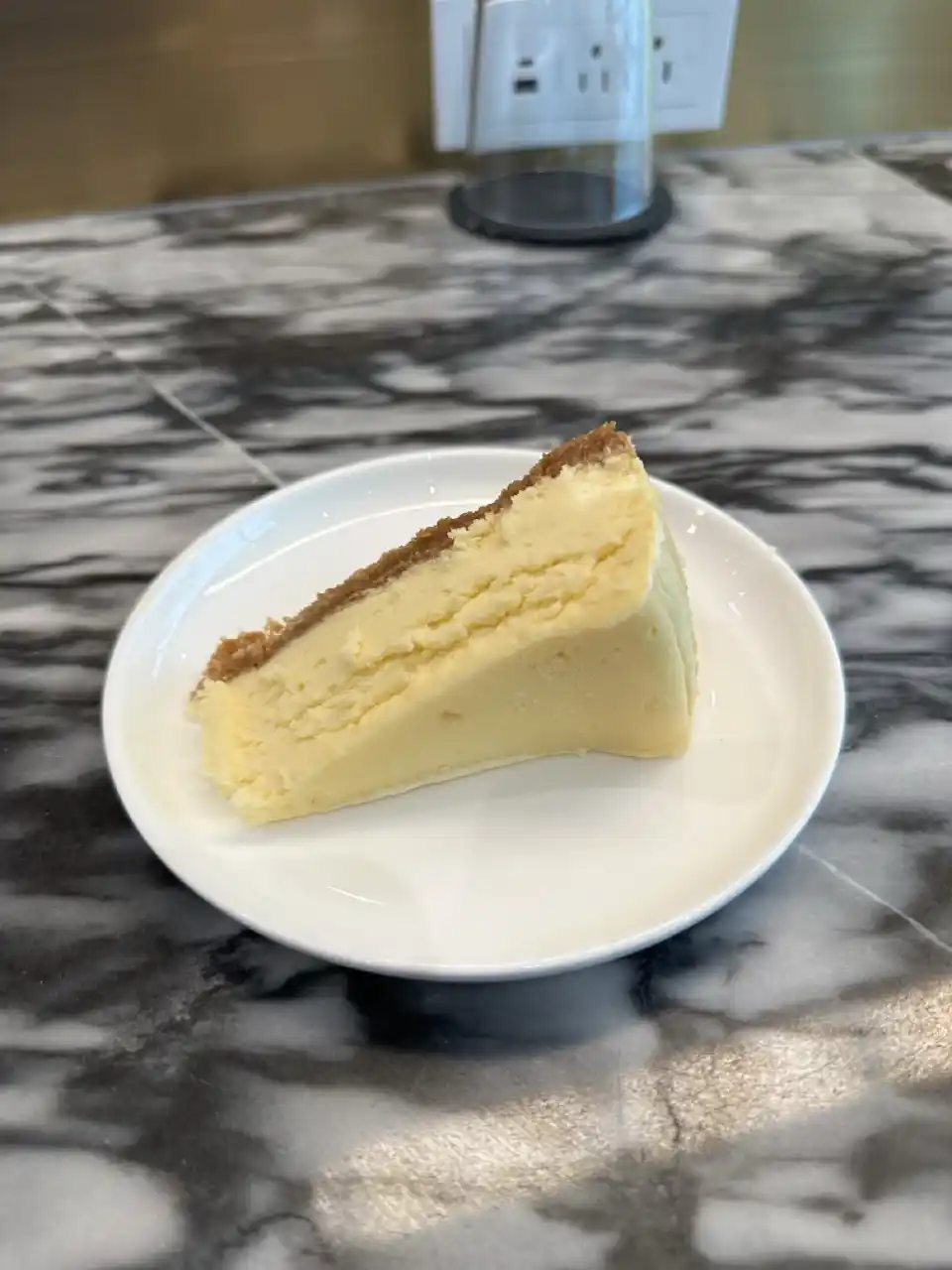 Delta One Lounge JFK: New York Style Cheesecake