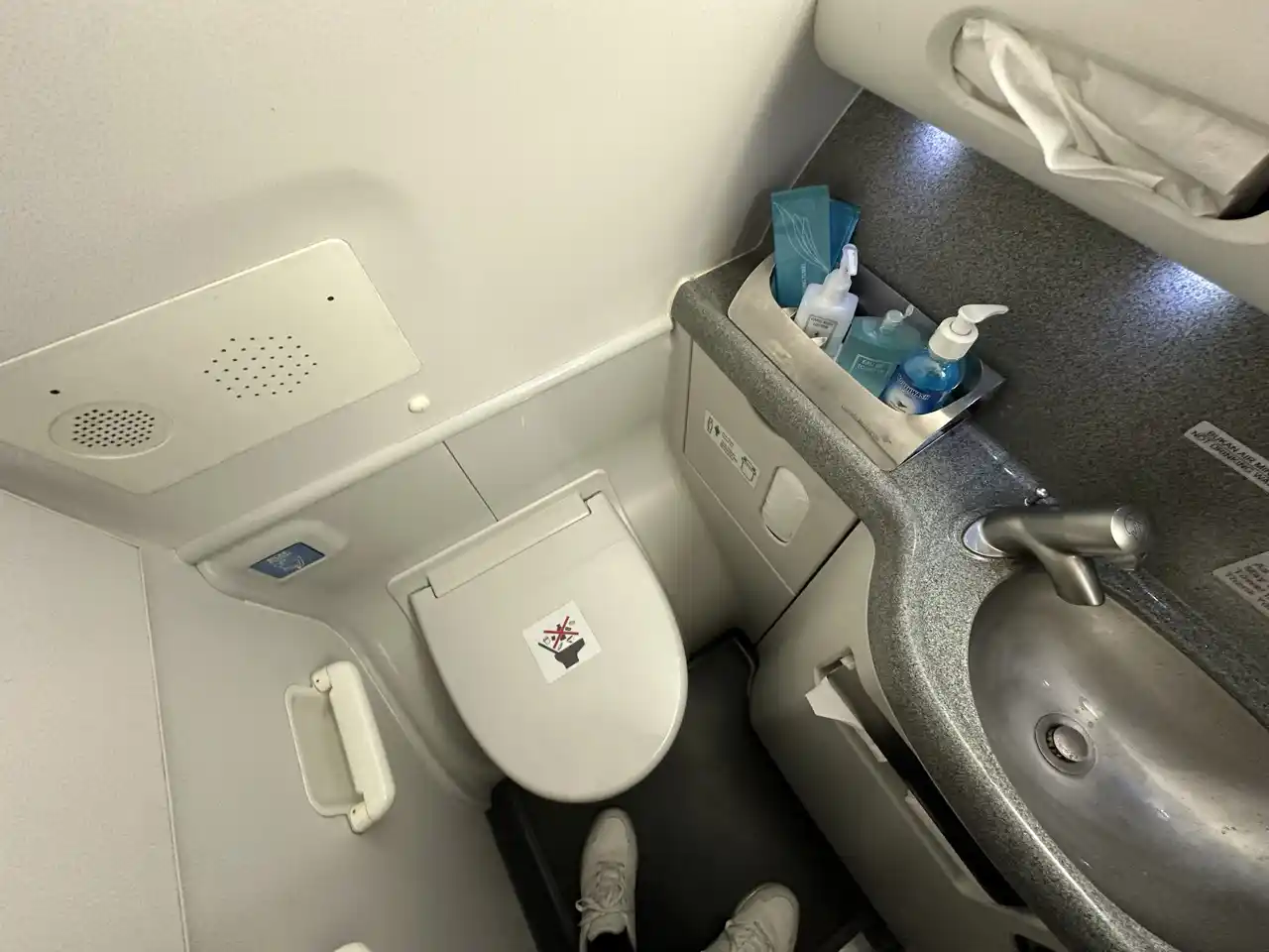 Garuda Indonesia 737-800 Business Class from Bangkok to Jakarta