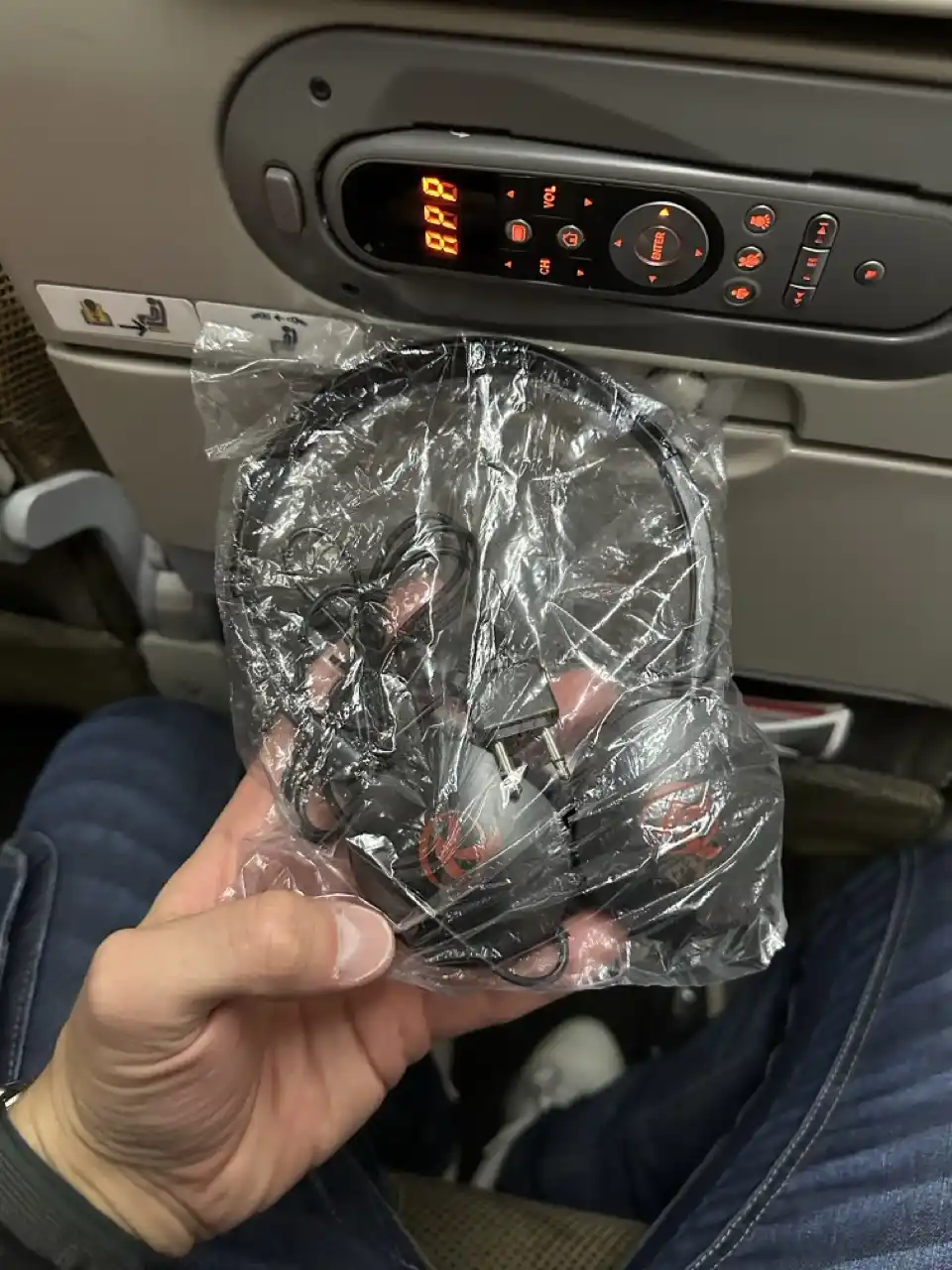 Kenya Airways 787-8 Economy Class Review from Guangzhou to Bangkok