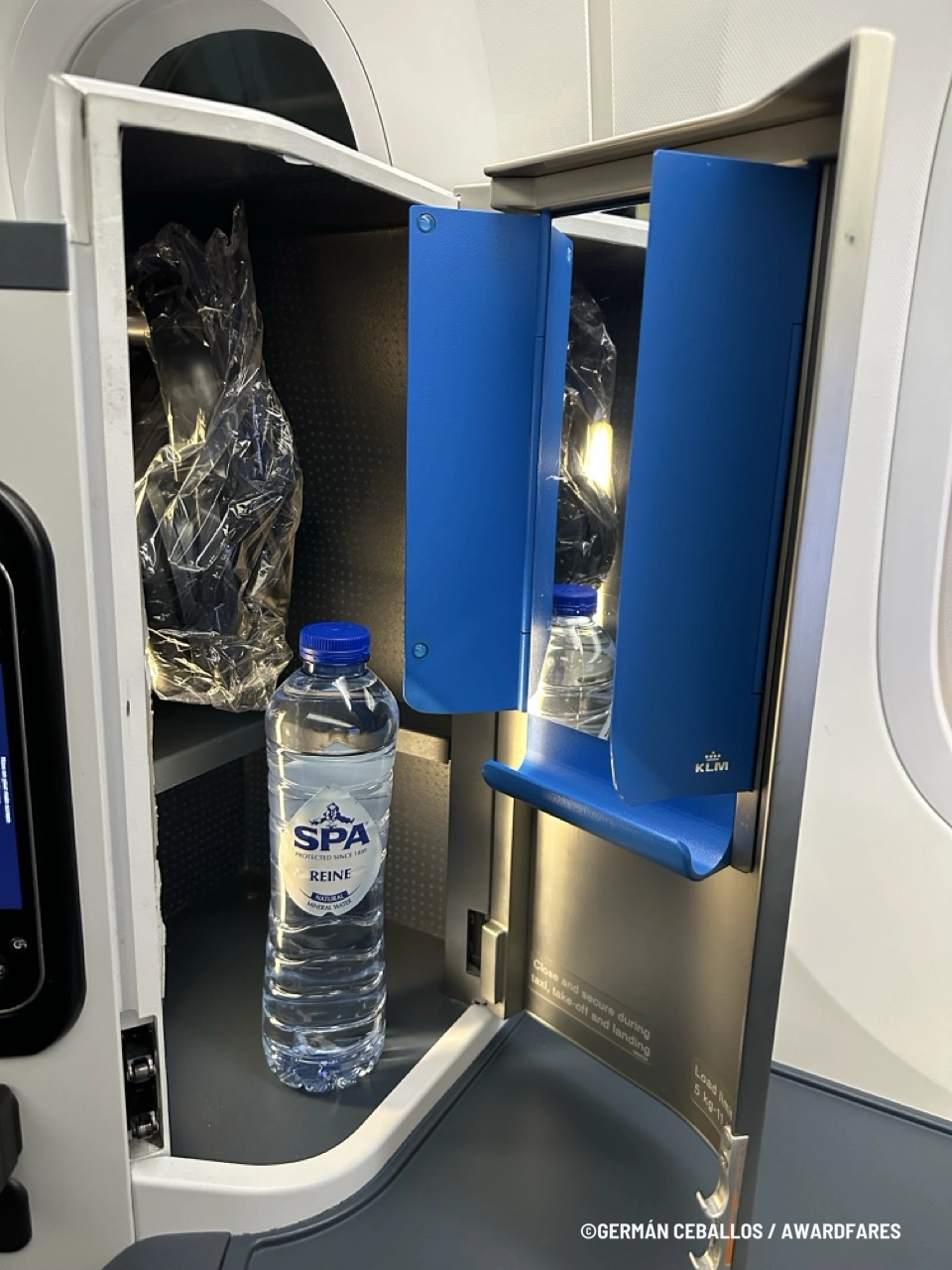 KLM 787-9 World Business Class: Buenos Aires to Santiago.