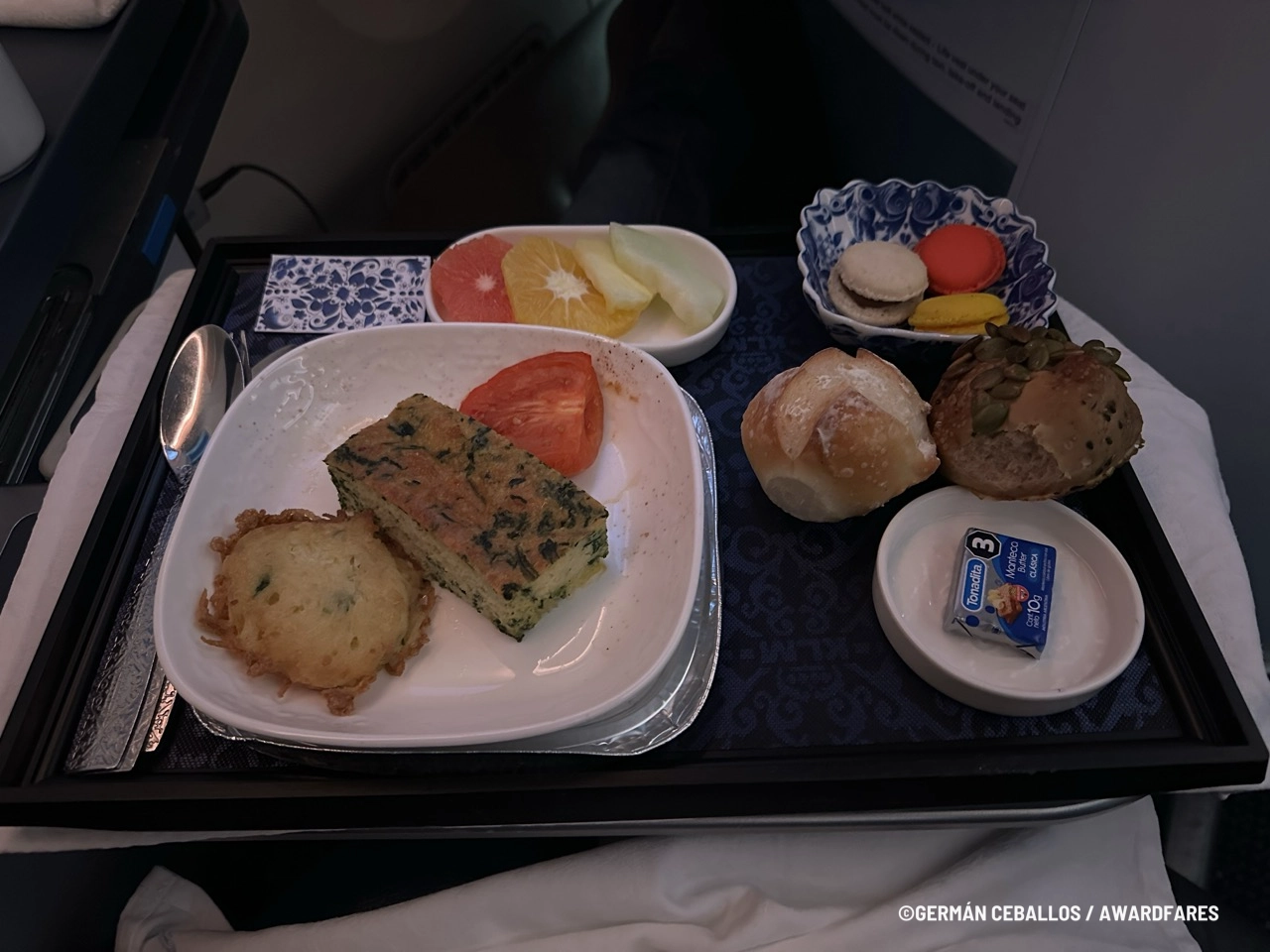KLM 787-9 World Business Class: Buenos Aires to Santiago.