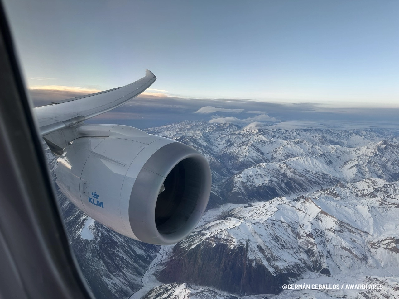 Wing view of the Boeing 787-9 with the Andes in the background.