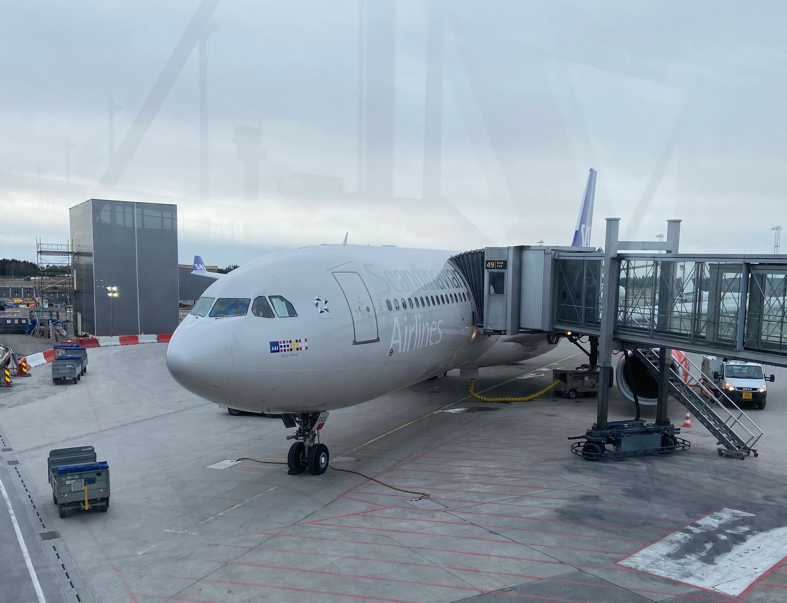 Cover image for Review of SAS Business Class Oslo to Miami