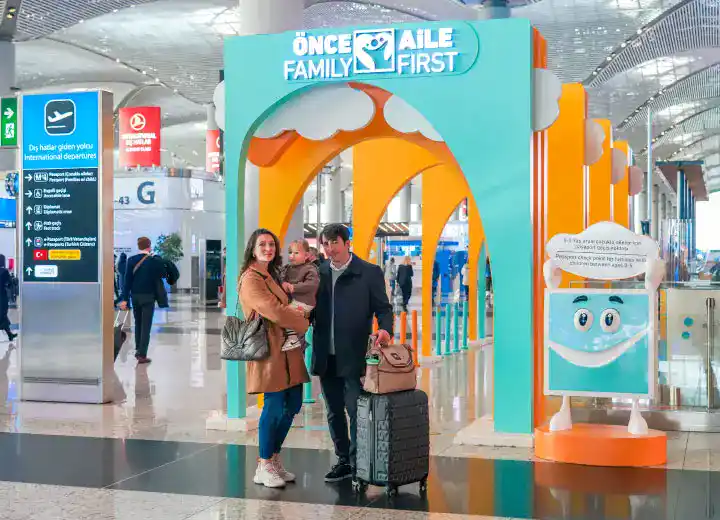 Family portal in Istambul Airport.