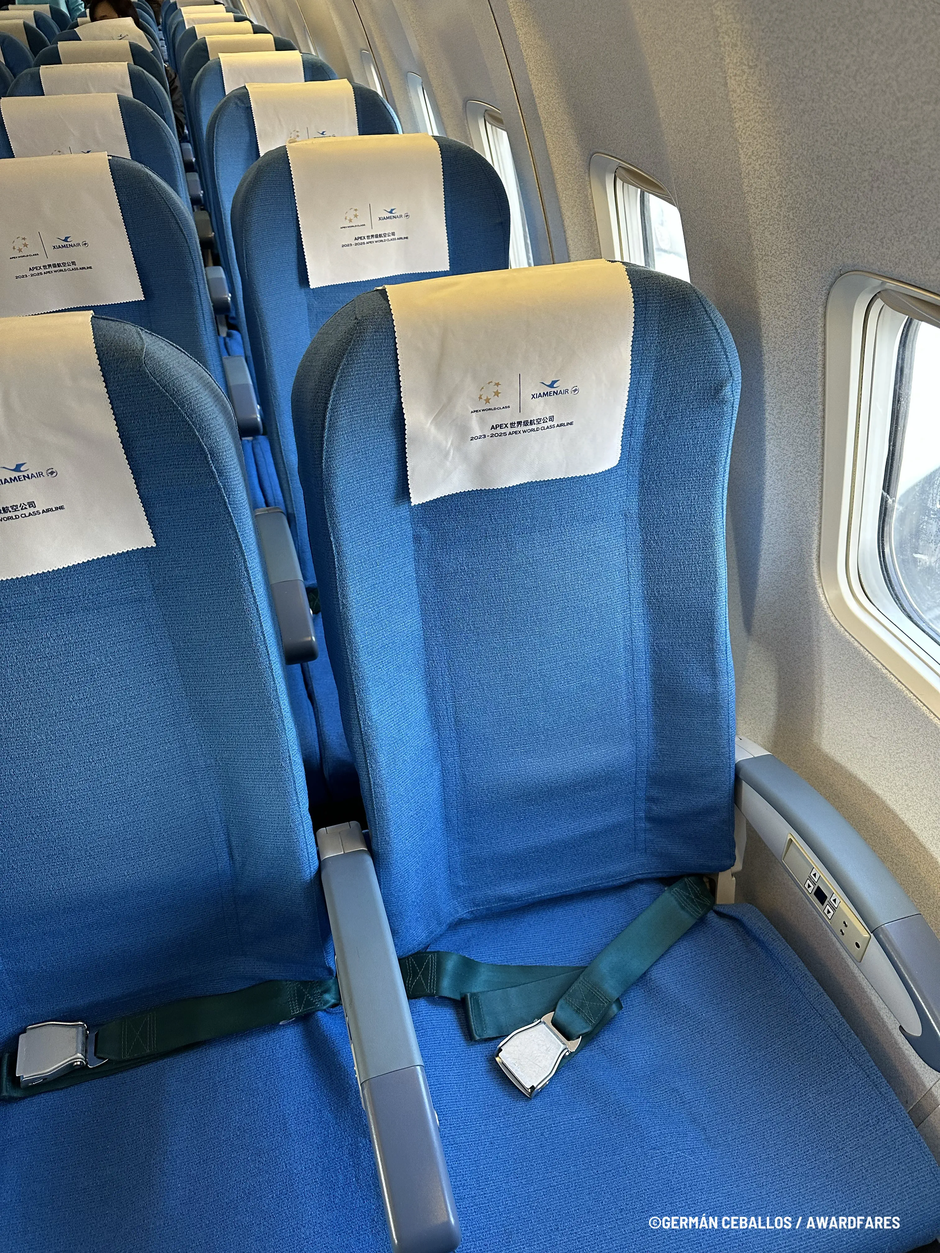 Xiamen Air 737-800 Economy Class Review (2025)