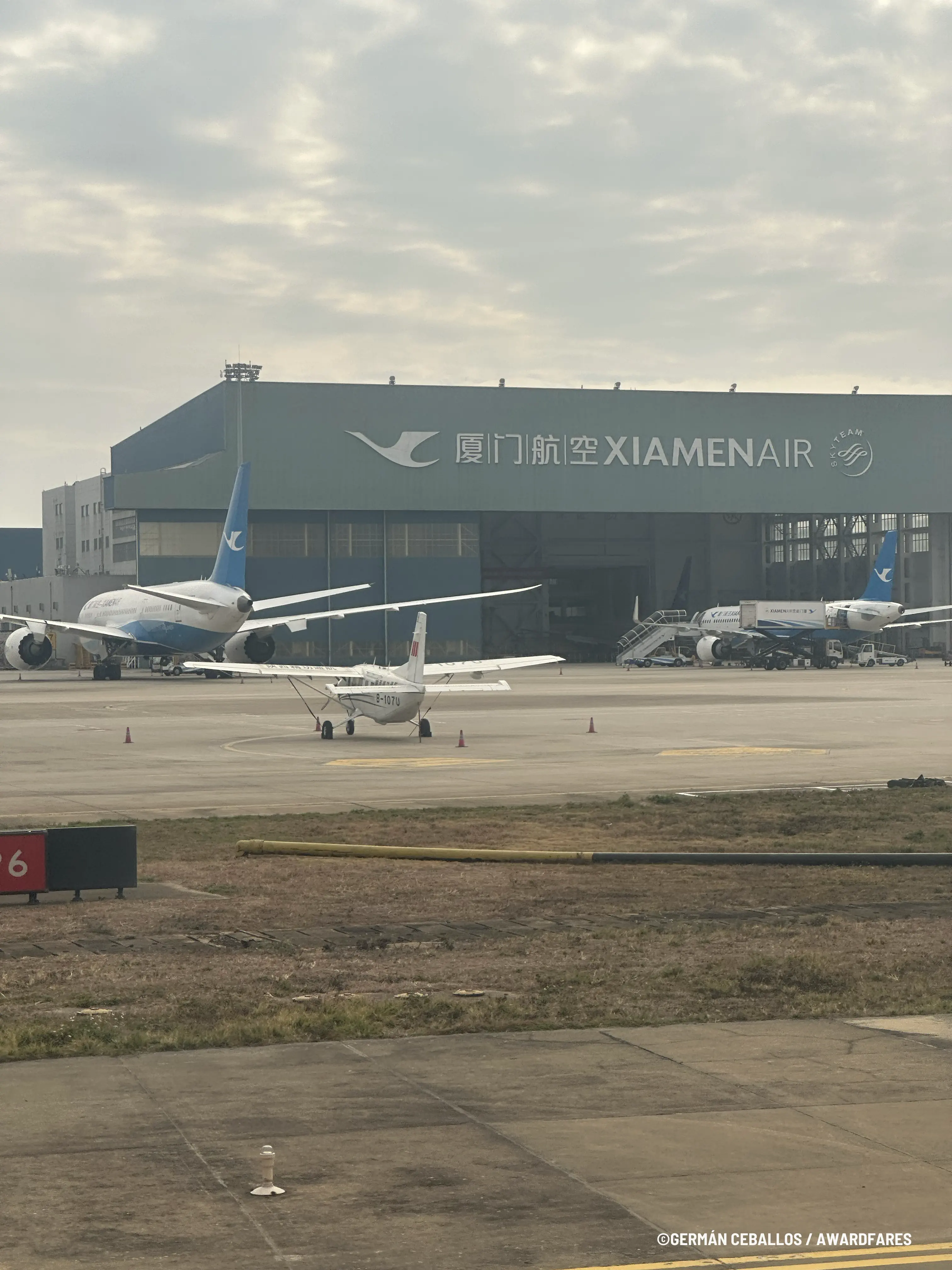 Xiamen Air 737-800 Economy Class Review (2025)